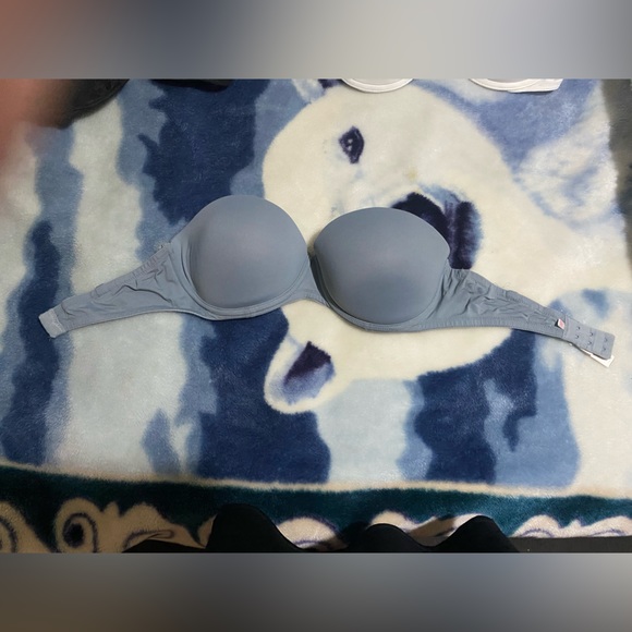 Bras - Picture 5 of 8